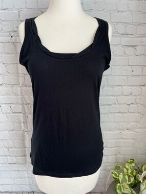 Classic Black Women's Tank Top - Versatile Everyday Layer